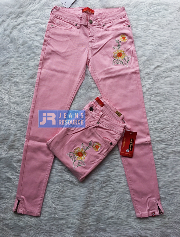 女性用のカーキ色のパンツ、WHS 5853