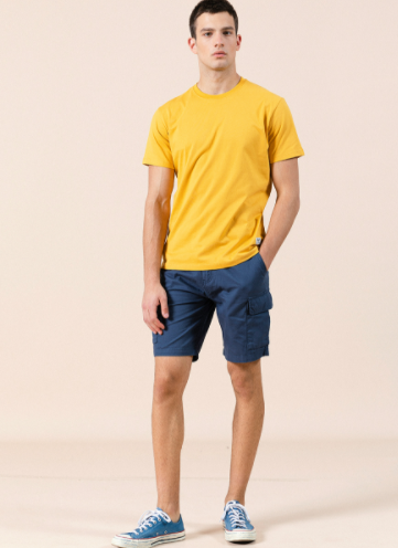 夏の新しいソリッドTシャツ