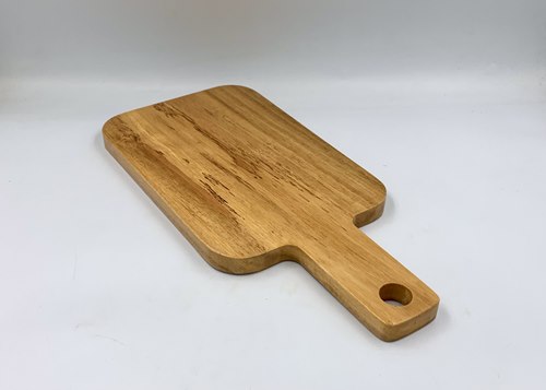 ハンドル付きの木製トレイ