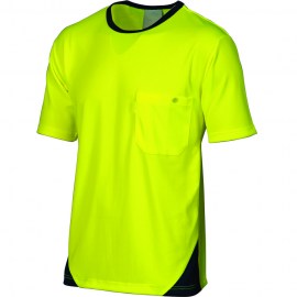 制服のTシャツ