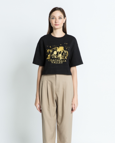 おしゃれな女性のトップス
