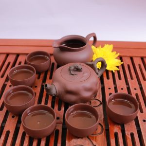 「Trà Tâm Phúc」を日本語に翻訳すると、「心の幸福なお茶」となります。