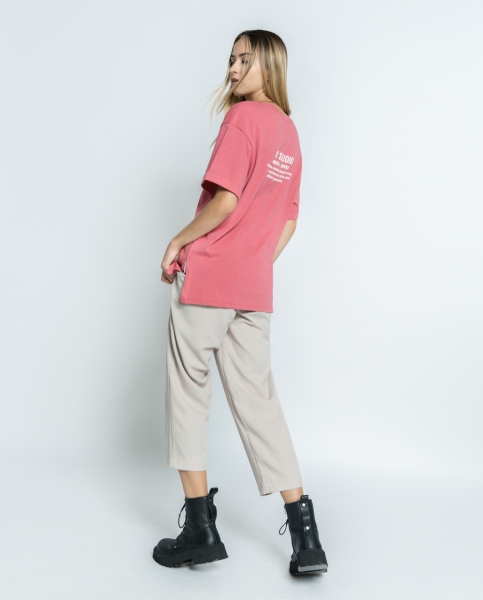 おしゃれな女性のトップス